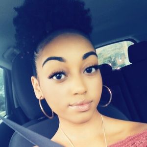 Meet your Posher, Jacinta